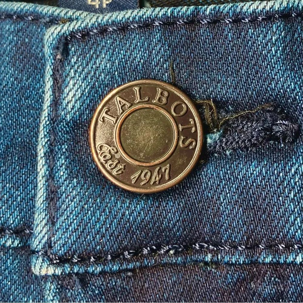 Talbots Simply Flattering Five Pocket Ankle Jeans in Dark Blue Wash Women’s 4P - Picture 4 of 9